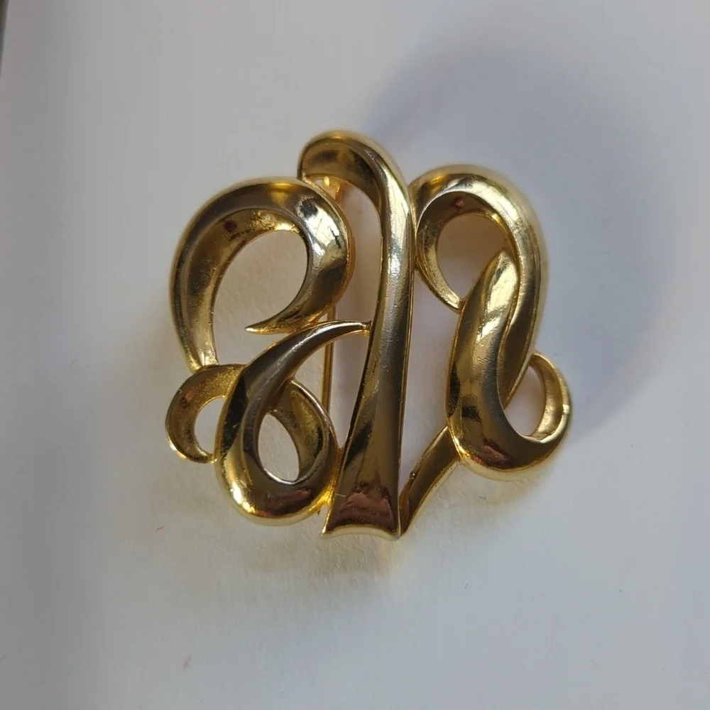 Monet vintage brooch